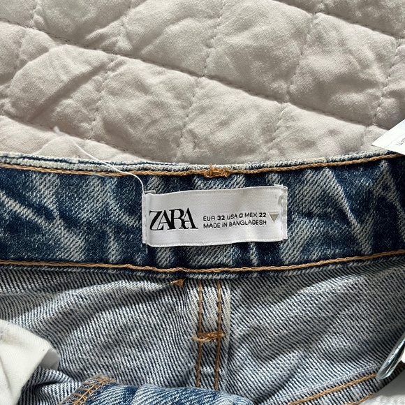 ZARA High Waisted Mom Shorts - Picture 3 of 3